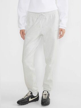 45. Aritzia Large Boyfriend Fit Sweatfleece Sweatpants